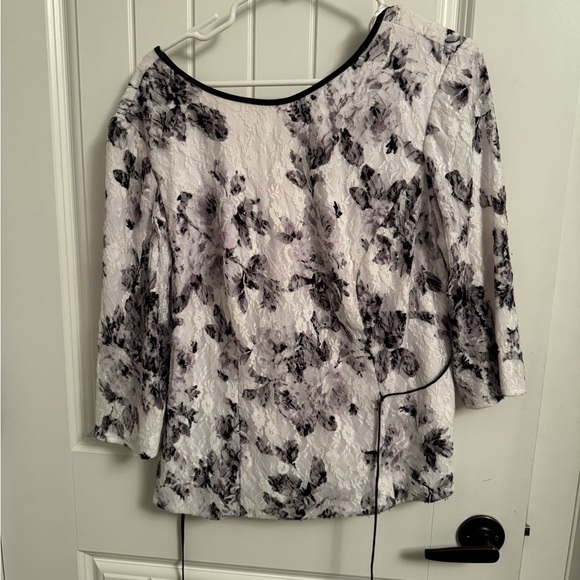 White and black lace blouse by Alex Evenings size 1X very very pretty. - Picture 2 of 4